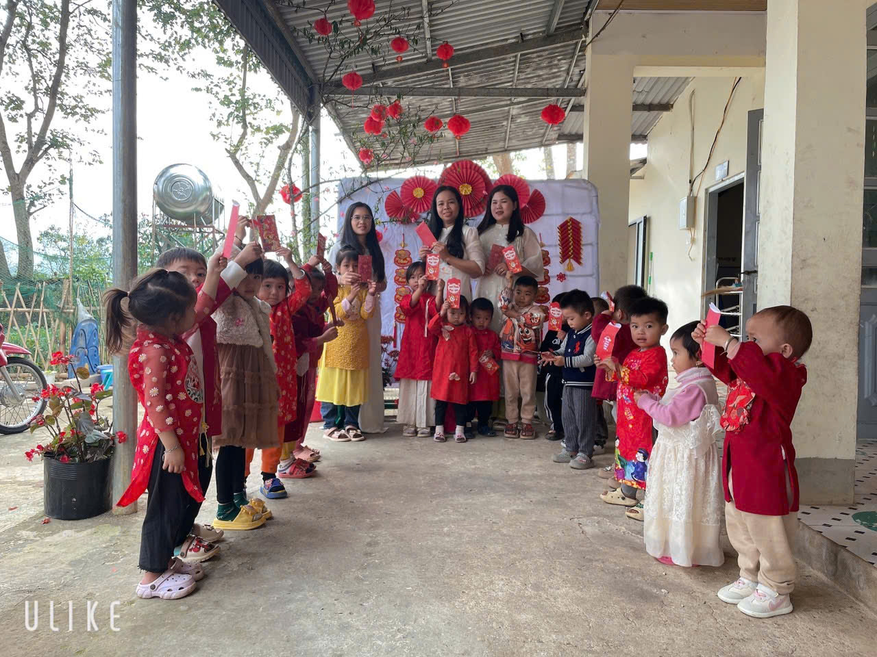 3 phát lì xì Co Cượm